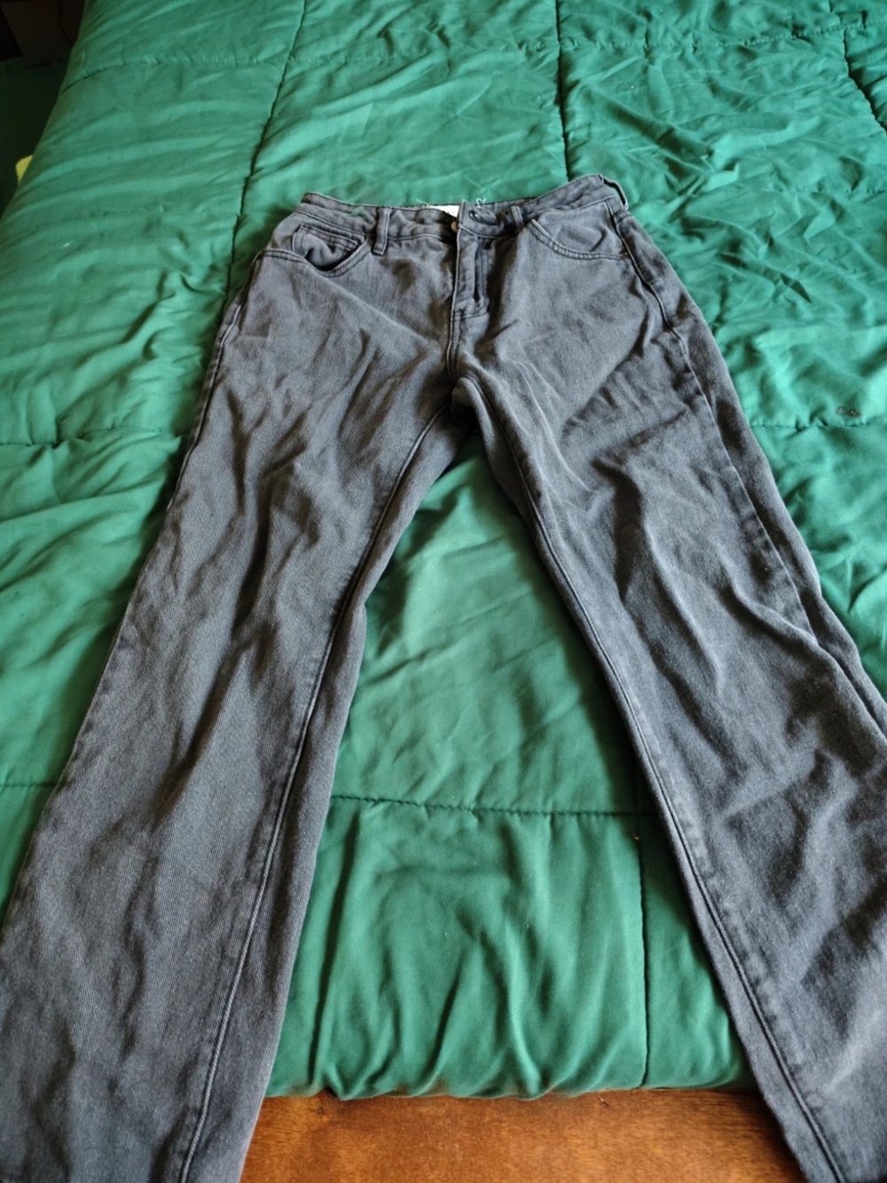 Women’s Gray Straight-Leg Jeans
